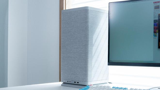 和记官网桌面的艺术：分形工艺MOOD+华擎Z790i+索泰4070欧珀白装机分享